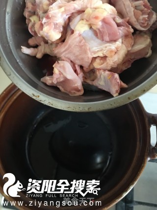 【美食教程】双菌红焖鸡